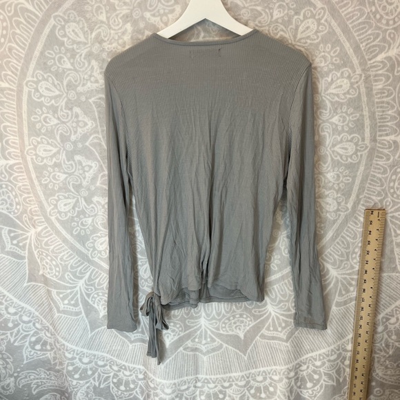 FAUX WRAP TOP LIGHT GRAY SUPER CUTE SOFT LONG SLEEVE RIBBED TEXTURE L WANTABLE - Picture 13 of 14